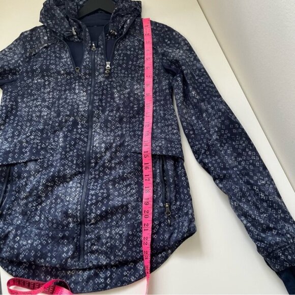 Lululemon Spring Forward Jacket Kanoko Twist Inkwell  Ghost / Inkwell Size 4 - Picture 16 of 16